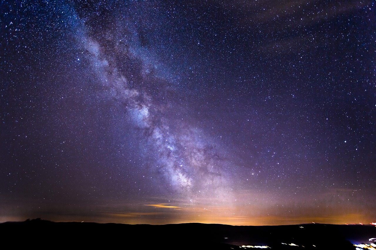 Astrônomos descobrem ‘tornados espaciais’ no centro da Via Láctea